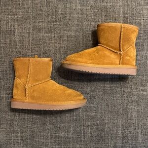 Koolaburra by UGG Kids T Koola Mini Boot Chestnut – Size US 9 (EU 26)